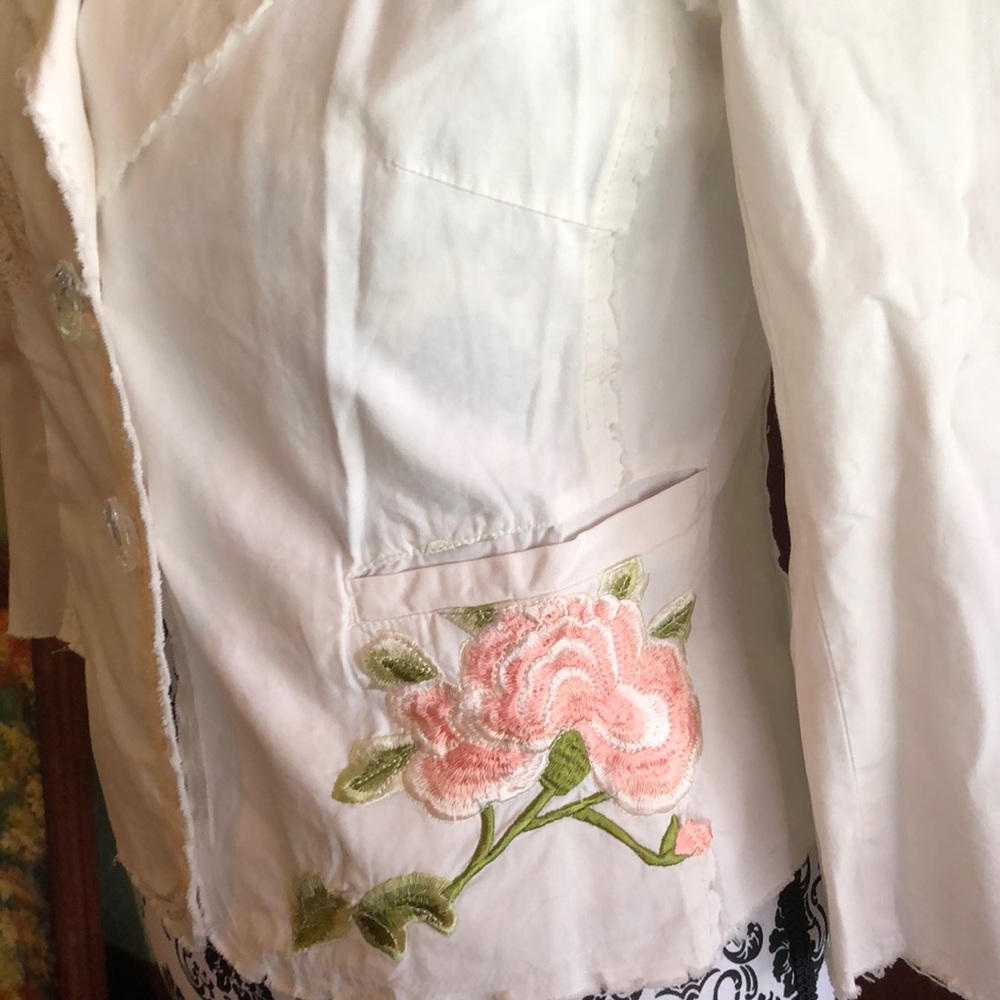 Embroidered fitted jacket - Picture 3 of 5